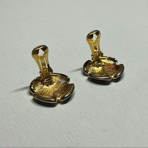 Earrings – Vintage 1980s Black Enamel & Gold-Tone Poppy Clip-Ons - Picture 6 of 7